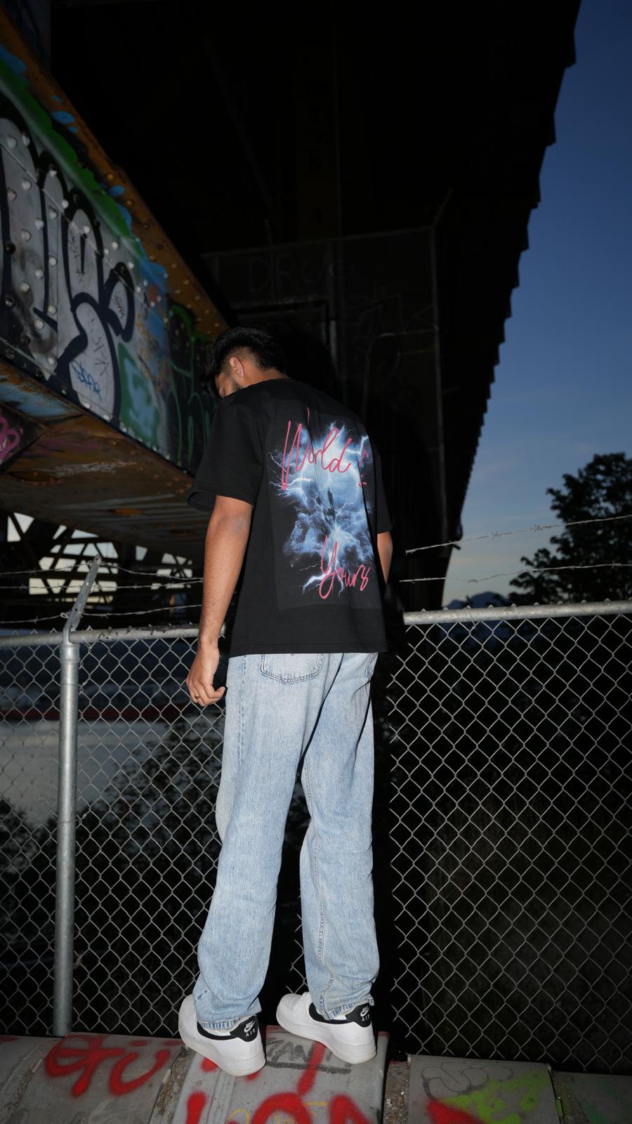 WORLD IS YOURS Drop Shoulder T-Shirt